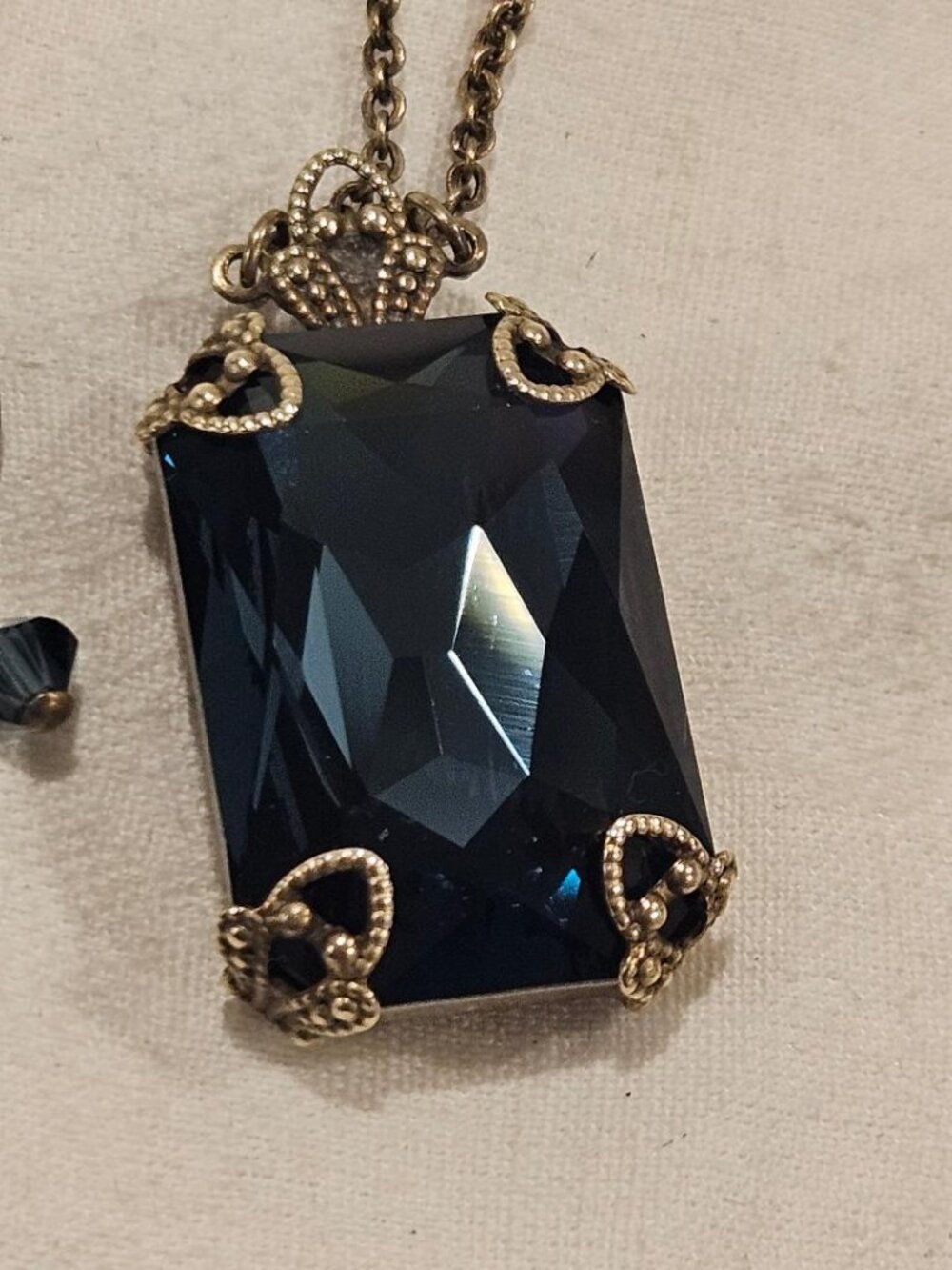 Authentic 17g Sorrelli Navy Blue Crystal Octagon Pendant Necklace